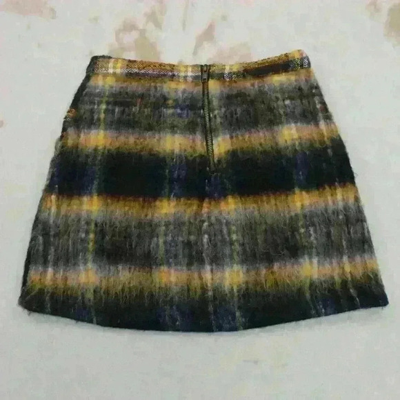 URBAN OUTFITTERS UO Y2K Wool Fitted Mini Skirt Yellow & Black Plaid Zip Women XS - Picture 9 of 11